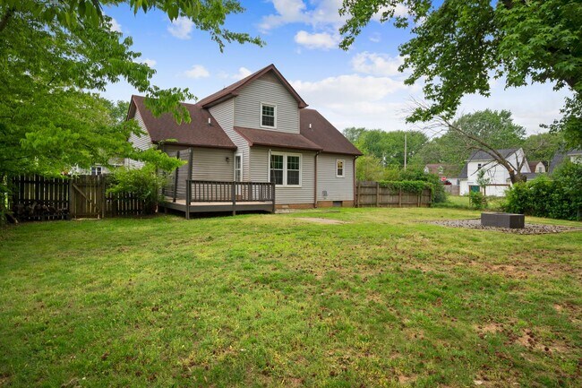 Building Photo - Move-In Specials Available! Single-Family in Oak Grove, KY!