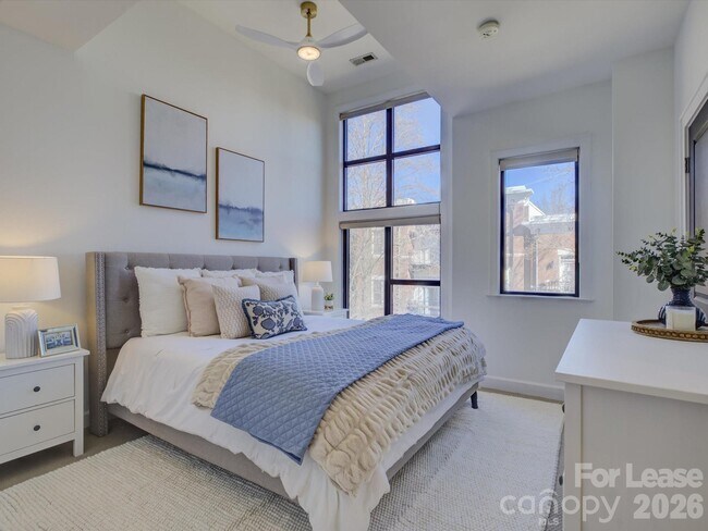 Building Photo - 636 Garden District Dr