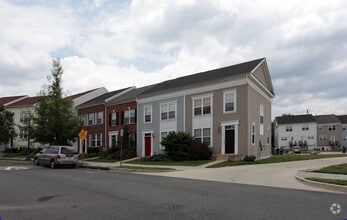 Building Photo - Henson Ridge I