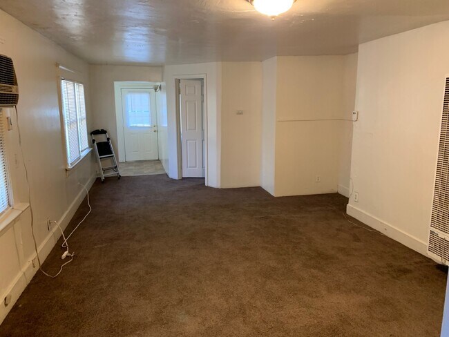 Building Photo - 1809-1811 Buena Vista St