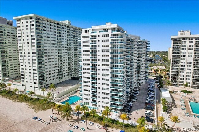 Building Photo - 3430 Galt Ocean Dr