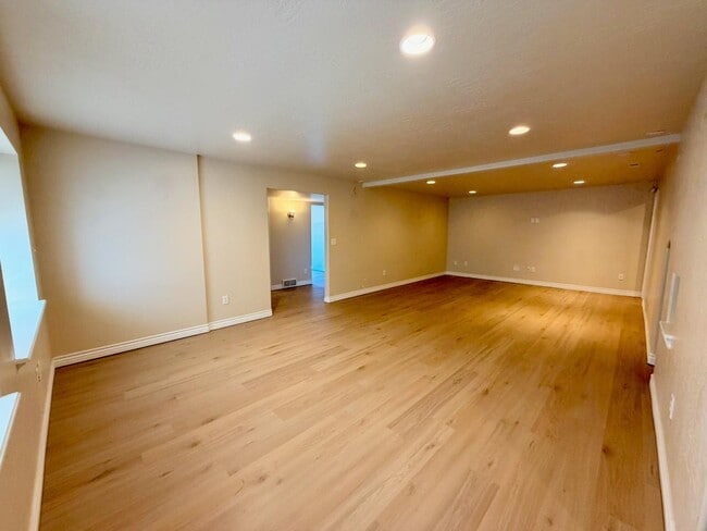 Building Photo - 5175 Fox Hollow Way