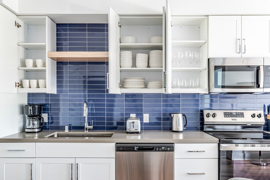 Building Photo - 85 Cleaveland Rd