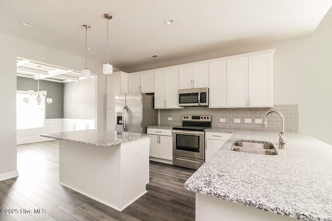 Building Photo - 308 McKenzie Pl