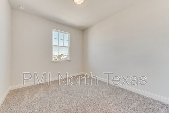 Building Photo - 737 Portina Dr