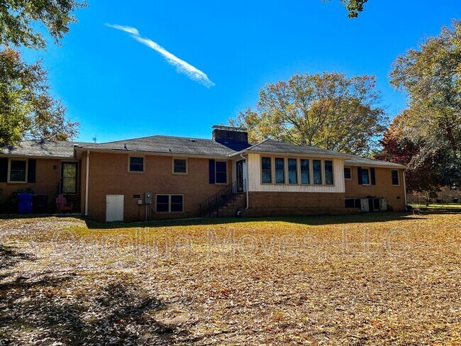 Building Photo - 609 Jacobs Rd