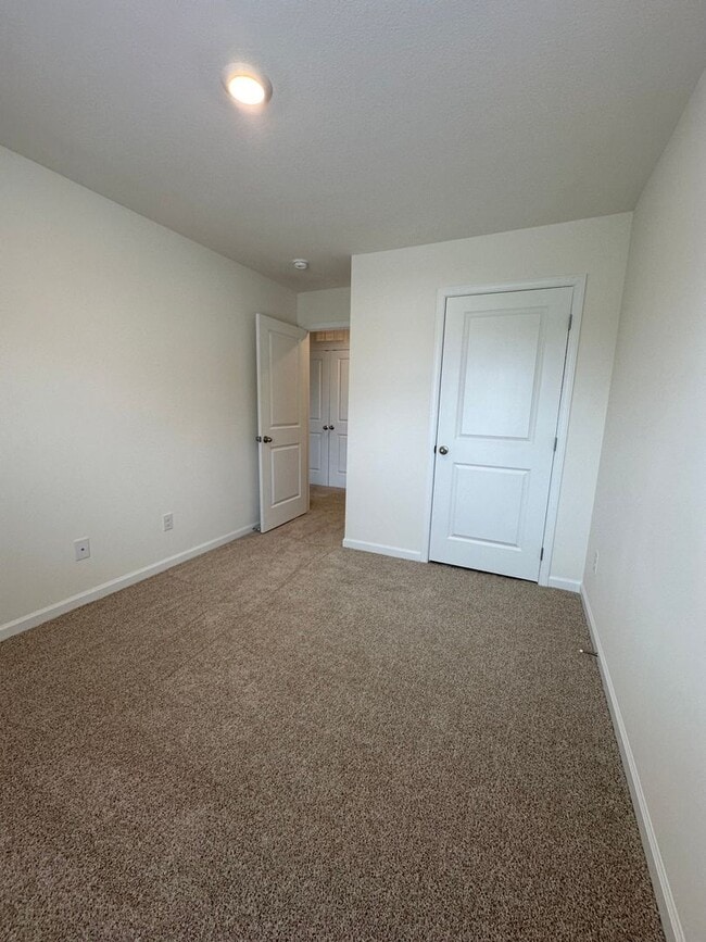 Building Photo - 3 Bedroom / 2.5 Bath Townhome Kingsport, TN