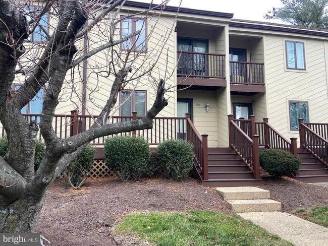 Building Photo - 99 Chatham Ct