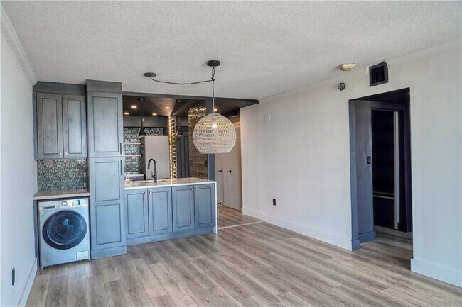 Building Photo - 2870 Pharr Ct S Northwest