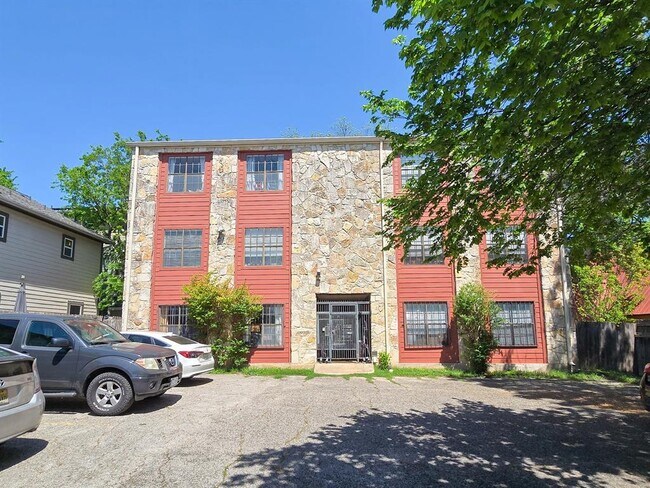 Building Photo - 1903 E 20th St