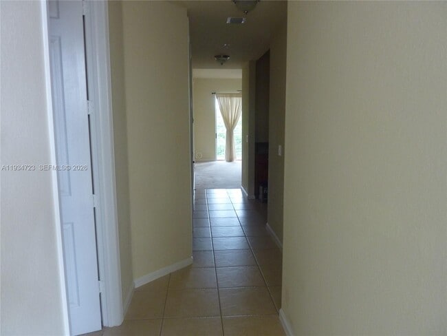 Building Photo - 3500 Oaks Clubhouse Dr