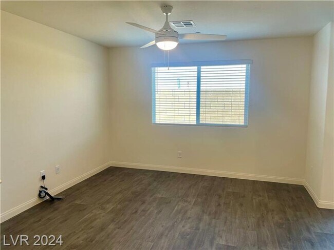 Building Photo - Brand New 4 Bedroom Townhome-Sunrise Manor
