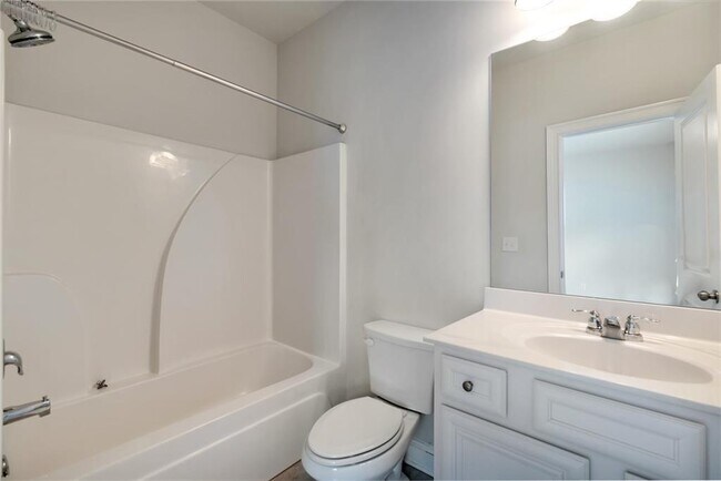 Building Photo - 5210 Mirror Lake Dr