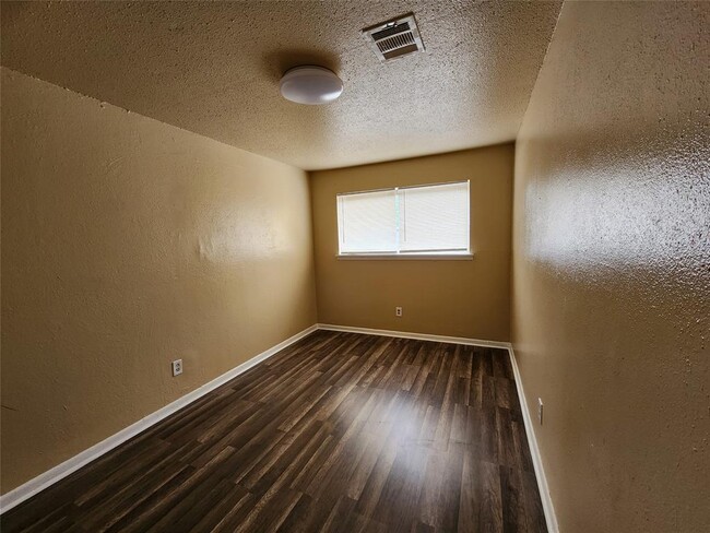 Building Photo - 4311 Yellowstone Blvd