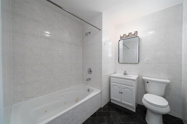Building Photo - 413-415 9th St