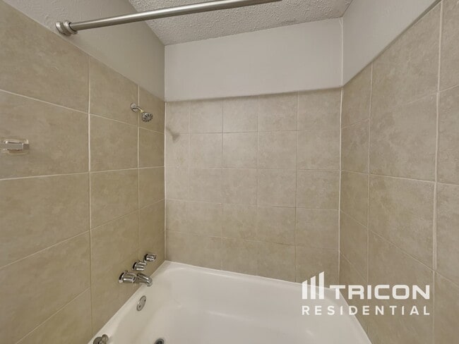 Building Photo - 304 Shelmar Dr