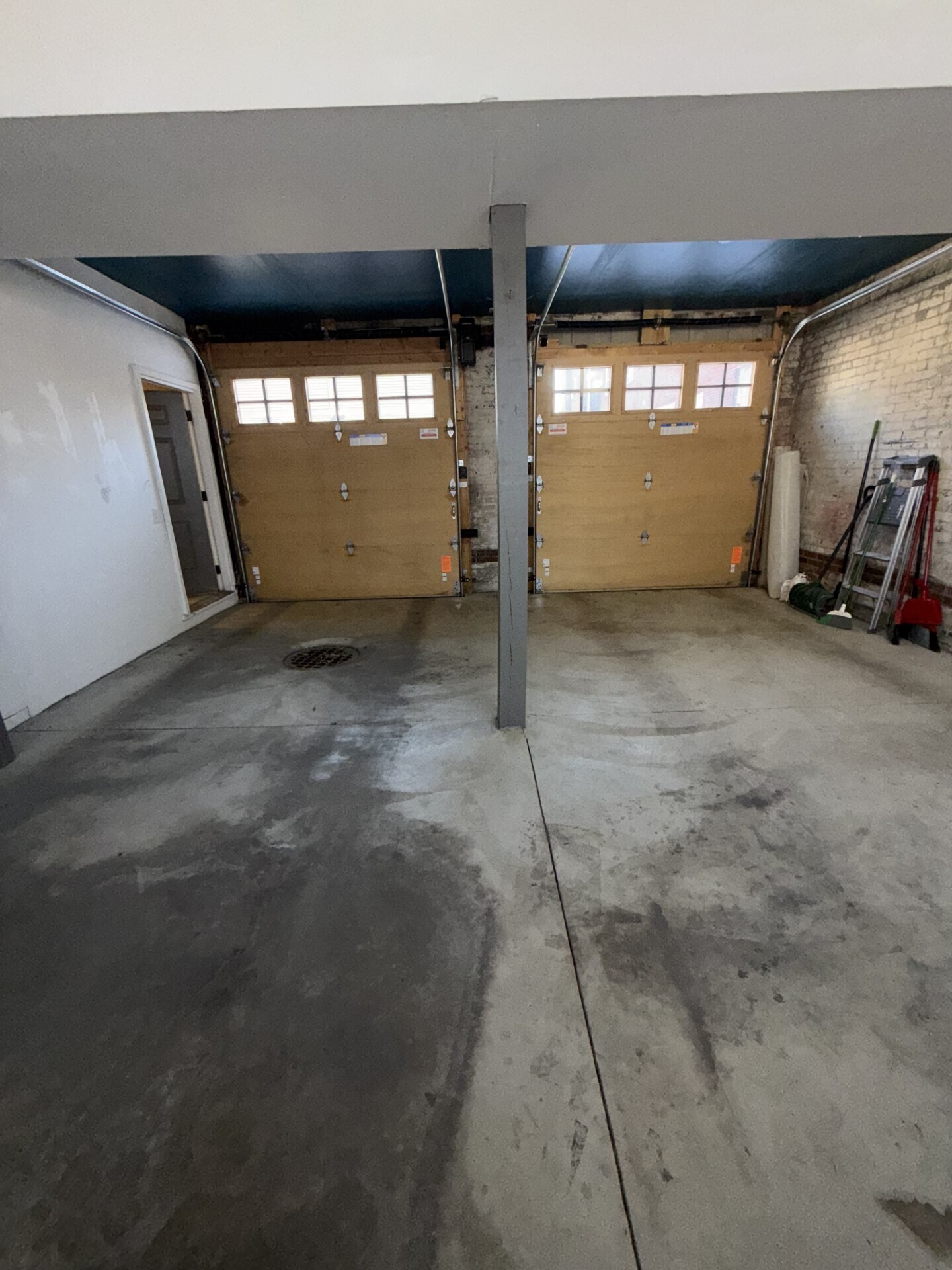 Building Photo - 2034 N Delaware St