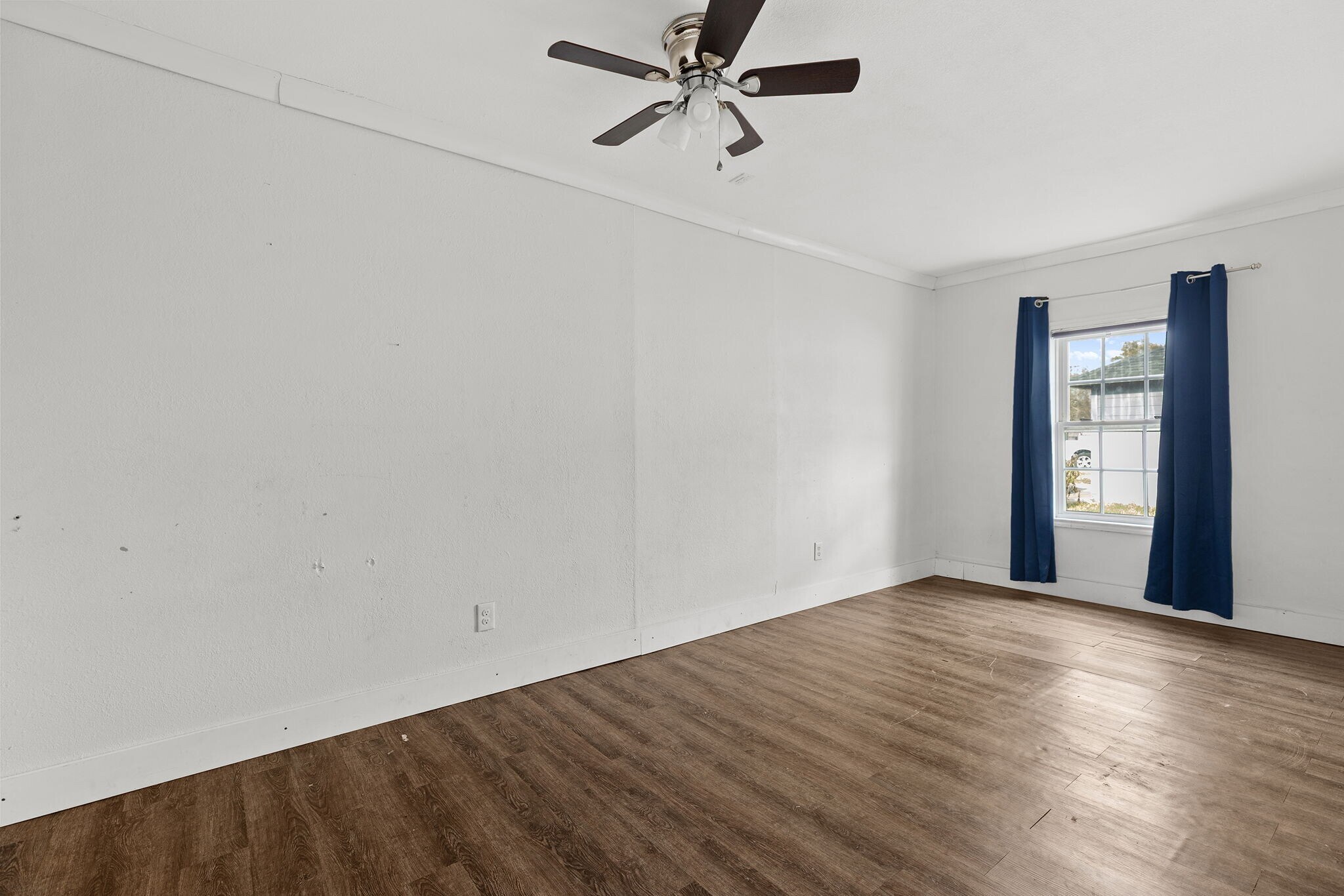 Building Photo - 1611 Somerset Dr