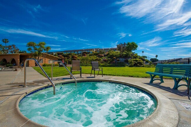 Building Photo - Turn-key 2 Bed 2 Bath retreat in Oceana 55...