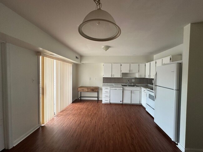 Building Photo - Georgetown Forest Townhomes off Old Forest Road