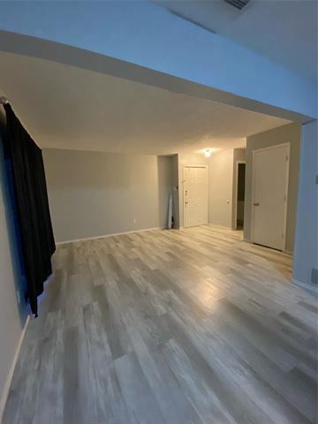 Building Photo - 716 Royal Crest Dr
