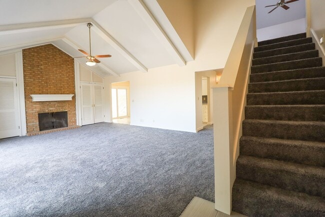 Building Photo - Updated Move In Ready 3-Bedroom Home, Grea...