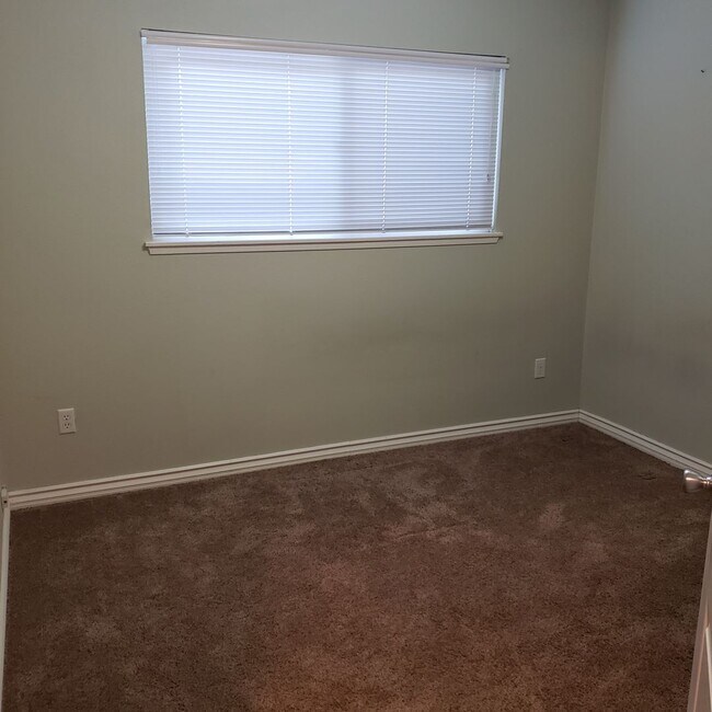 Building Photo - 5939 Petite Ct