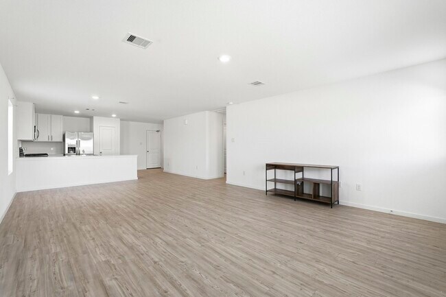 Building Photo - 6639 Orange Daylily Ln