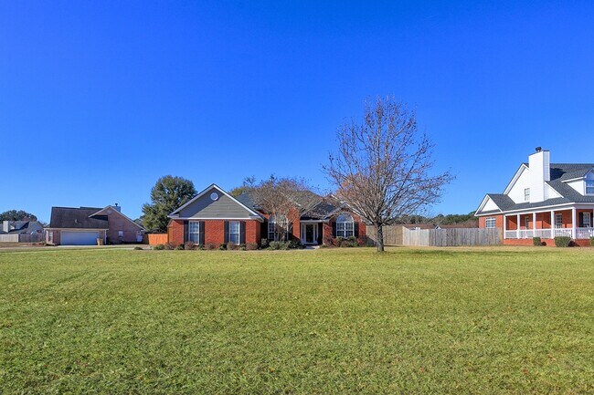 Building Photo - 204 Birch Dr