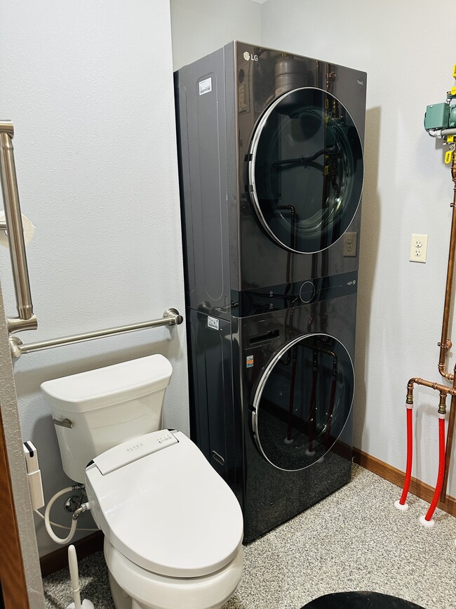 Building Photo - 8102 N Scheider Rd