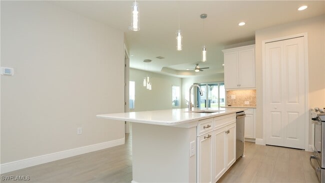 Building Photo - 2428 Ariane Dr