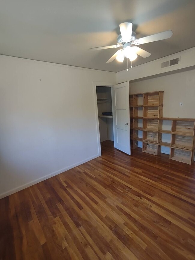 Building Photo - Duplex in near Aspen Elementary