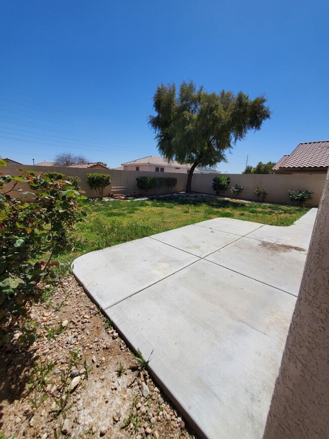 Building Photo - Summerlin 3/2.5 with huge loft