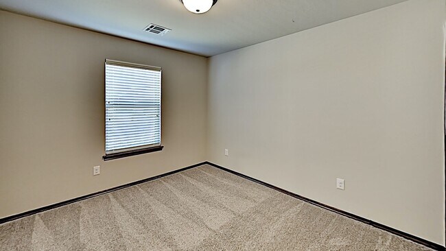 Building Photo - Nice 4 Bed 2 Bath Home in Piedmont Schools