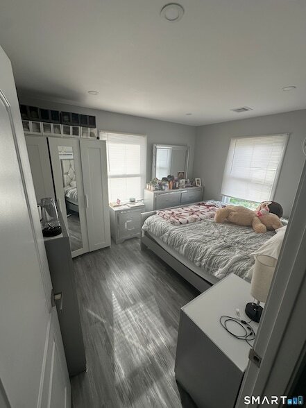 Building Photo - 180 Pleasantview Ave