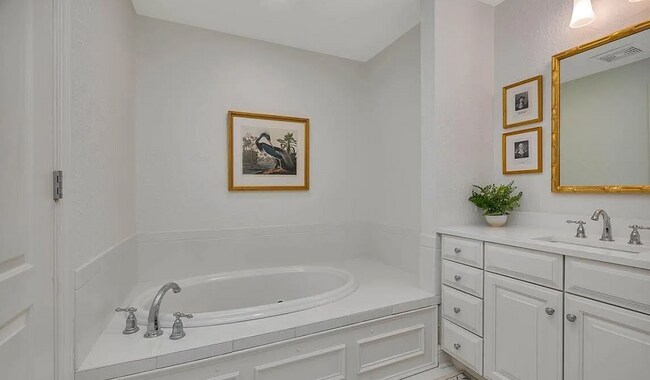 Building Photo - 150 Salt Air Dr