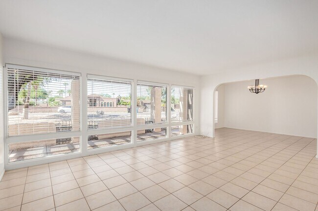 Building Photo - Huge North Scottsdale Home on 1/2 acre