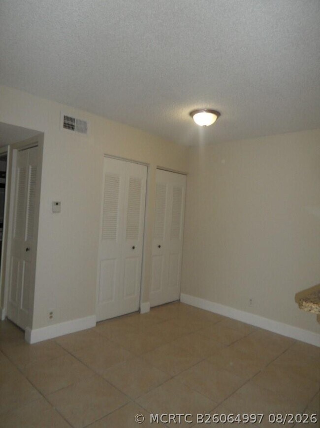 Building Photo - 10773 Cleary Blvd