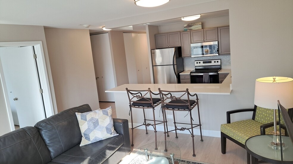 Building Photo - 30 E Huron St