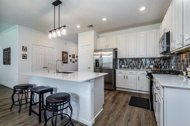 Building Photo - 7702 Royal Oasis Ln