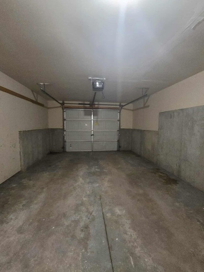 Building Photo - Affordable rental!!!