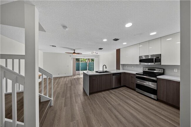 Building Photo - 744 NW 42nd Pl