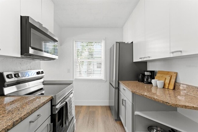 Building Photo - 13304 2nd St E