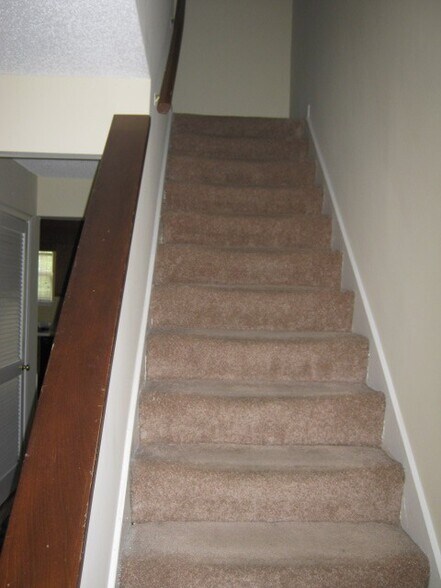 Building Photo - Lakewood Commons