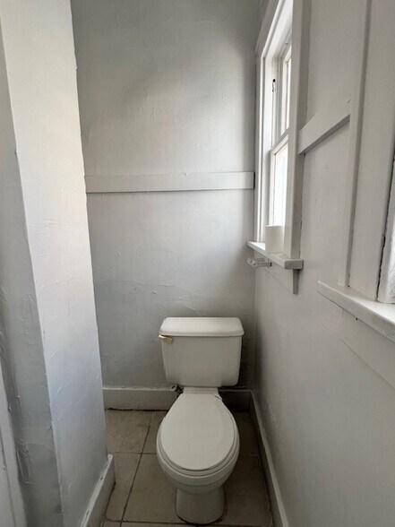 Building Photo - 510 S Kaley St