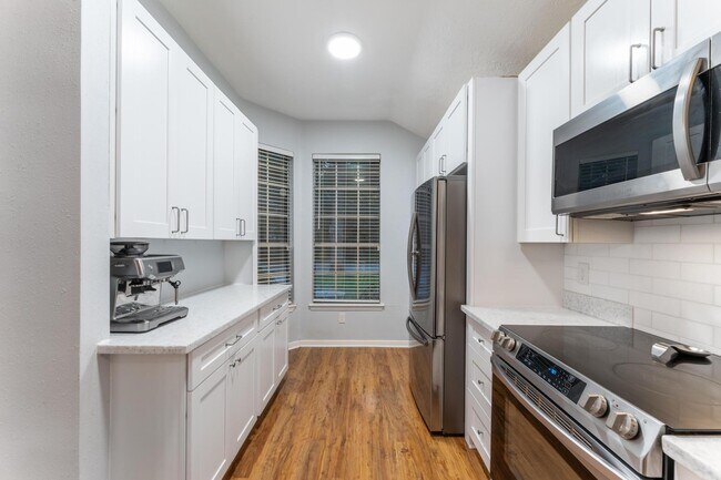 Building Photo - 7764 Park Falls Dr