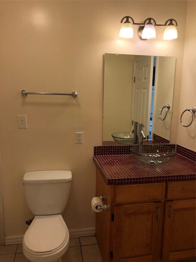 Building Photo - 4927 Leeland St