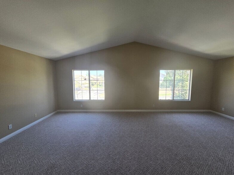 Building Photo - 2382 MacBeth Ave