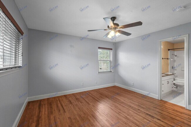 Building Photo - 1709 Ce Ora Dr