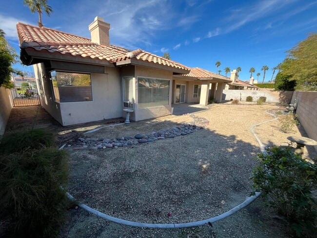 Building Photo - 40180 Eastwood Ln